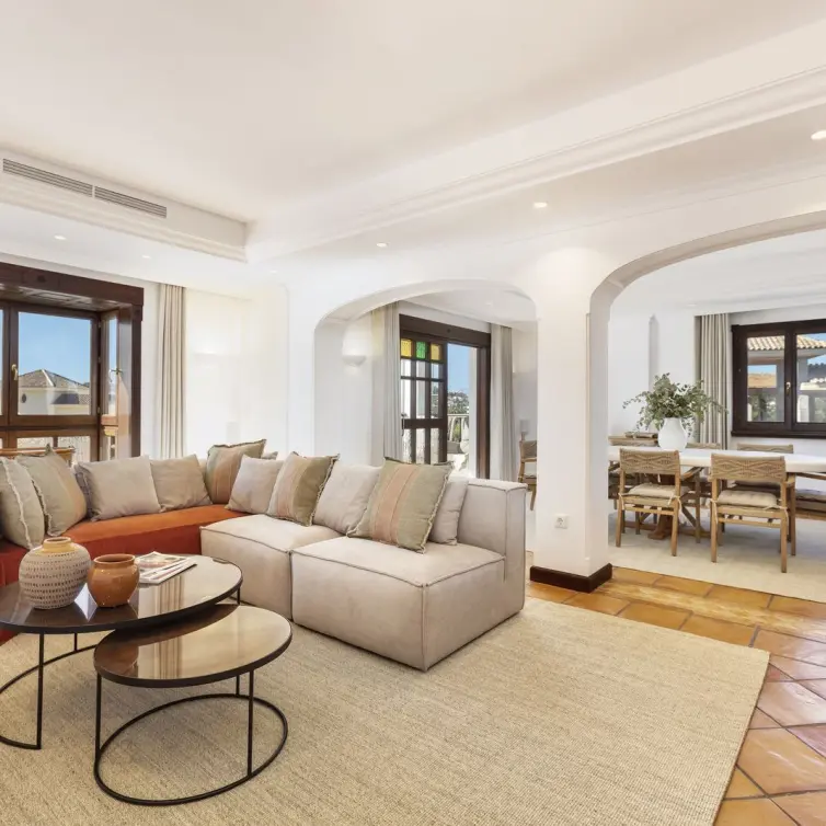 Venta de casa pareada en Nueva Andalucía