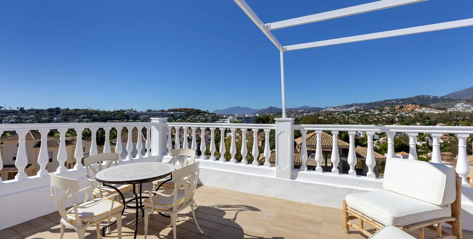 Venta de casa pareada en Nueva Andalucía 29