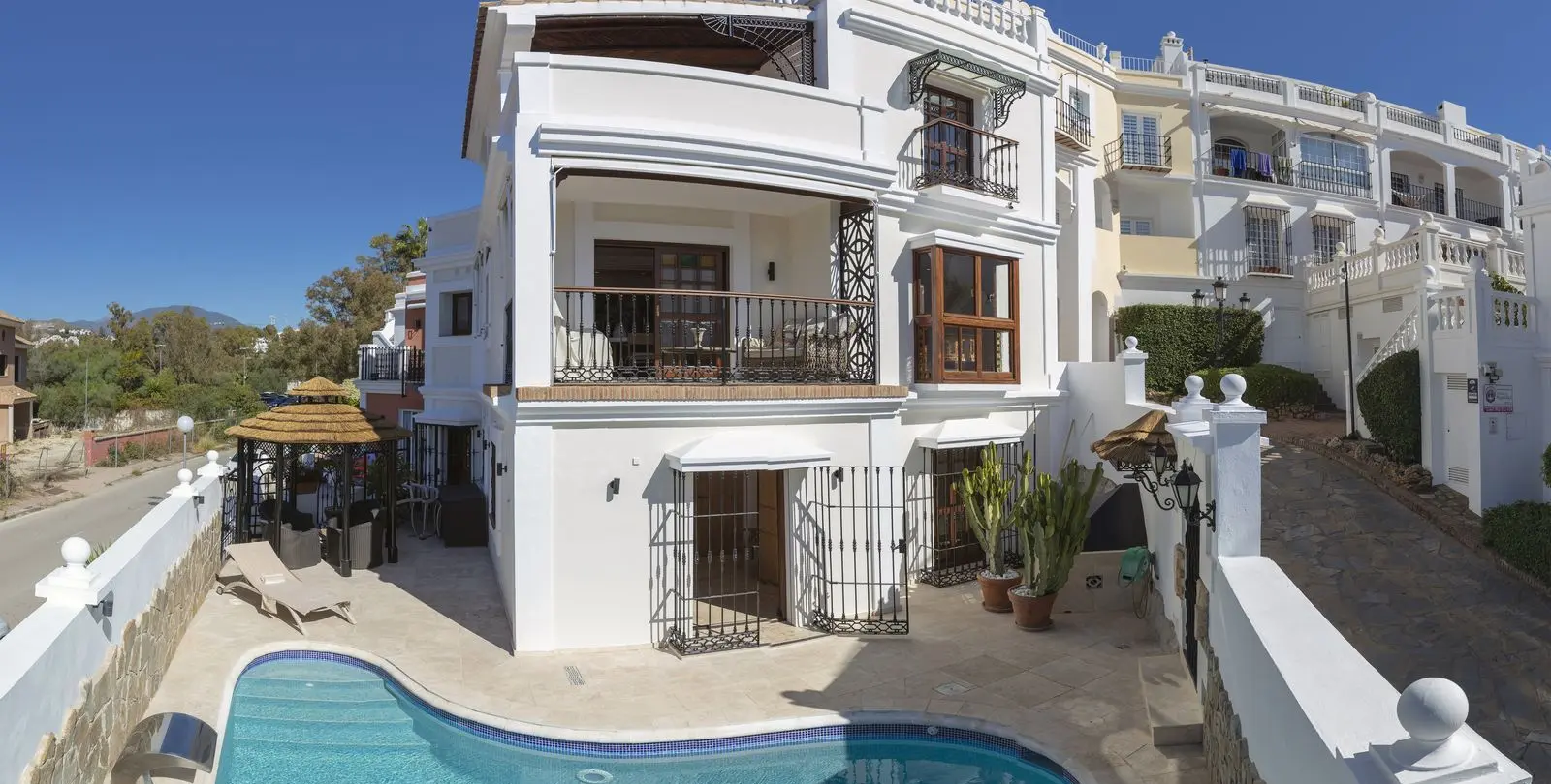 Venta de casa pareada en Nueva Andalucía 31