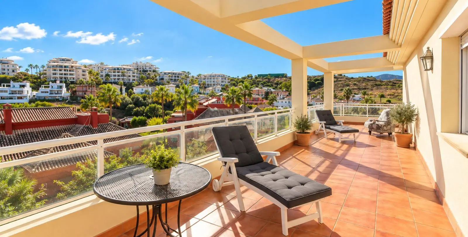 Sale of penthouse in La Cala Hills 2