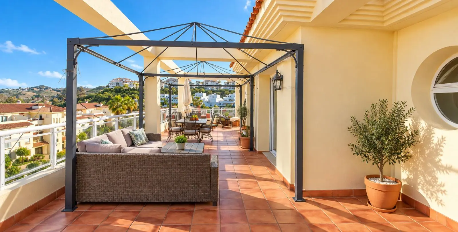 Sale of penthouse in La Cala Hills 9