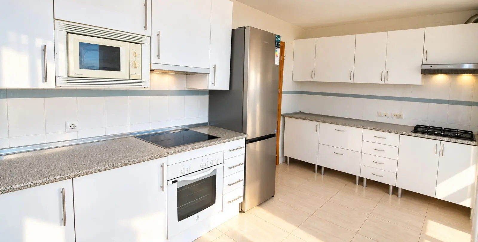 Sale of penthouse in La Cala Hills 13