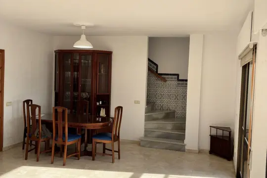 Image 4 thumb