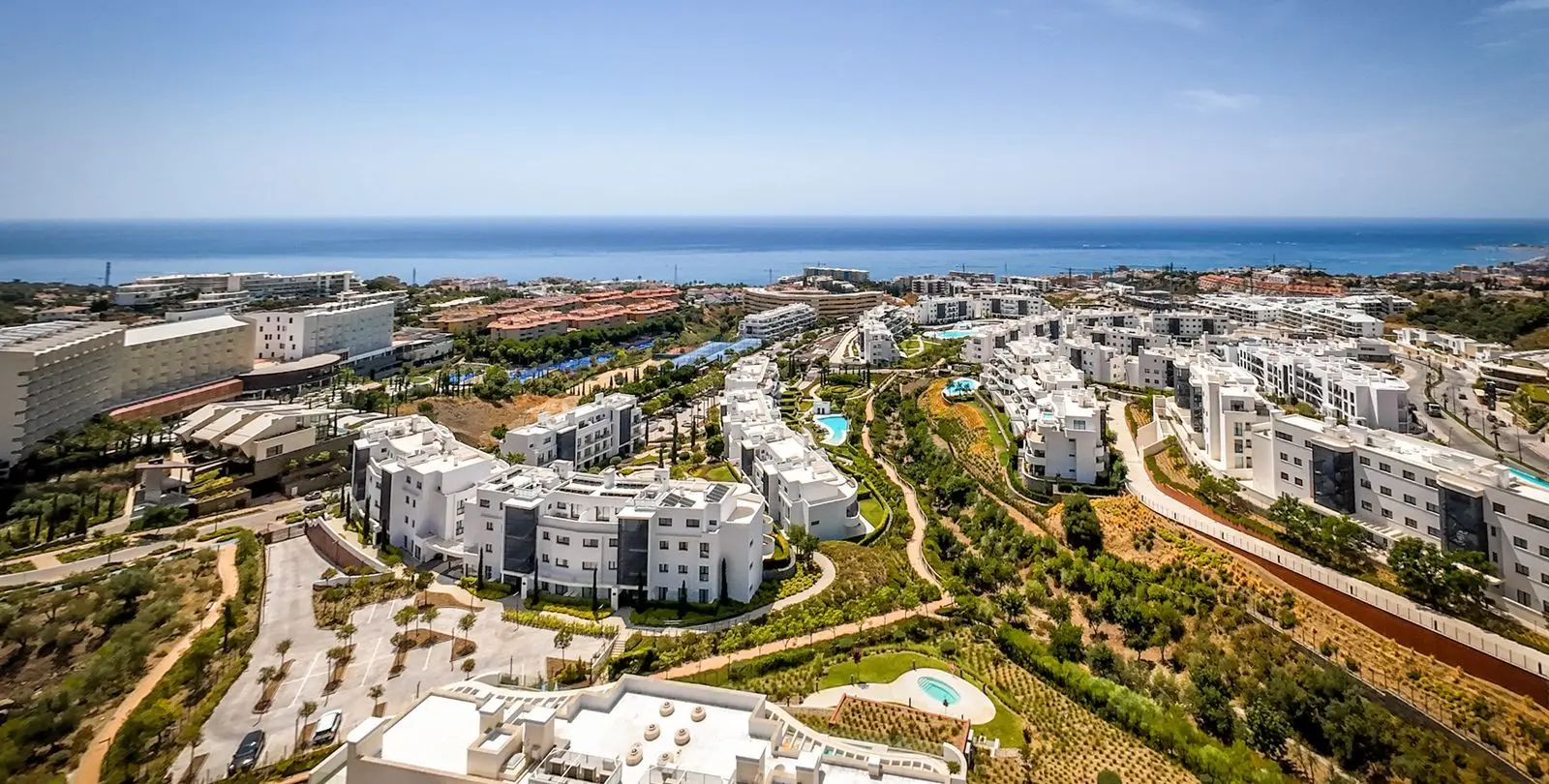 Venta de apartamento en planta media en Higueron 39