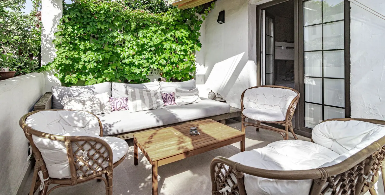Venta de apartamento en planta baja en Nueva Andalucía 3