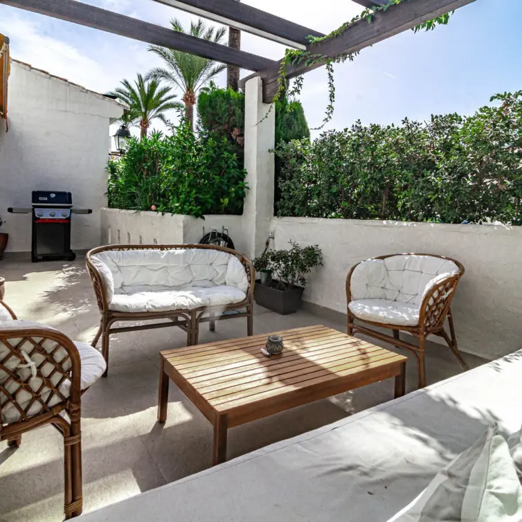 Venta de apartamento en planta baja en Nueva Andalucía