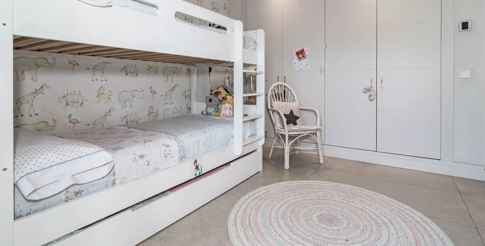 Venta de apartamento en planta baja en Nueva Andalucía 24