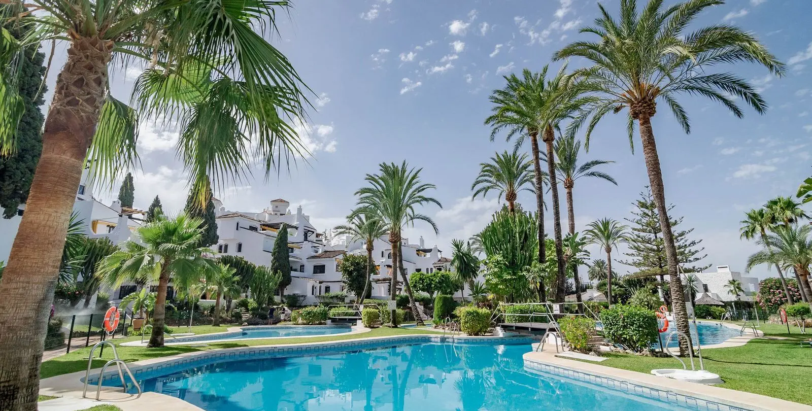 Venta de apartamento en planta baja en Nueva Andalucía 45