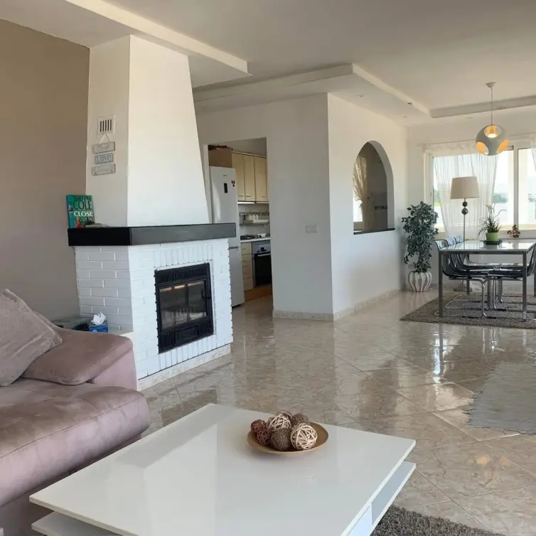 Venta de villa independiente en Cerros del Aguila