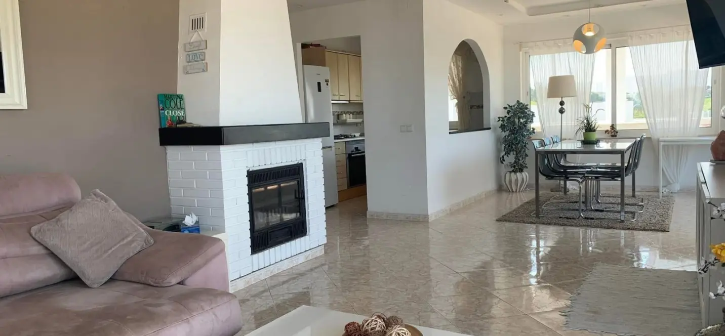 Venta de villa independiente en Cerros del Aguila 4