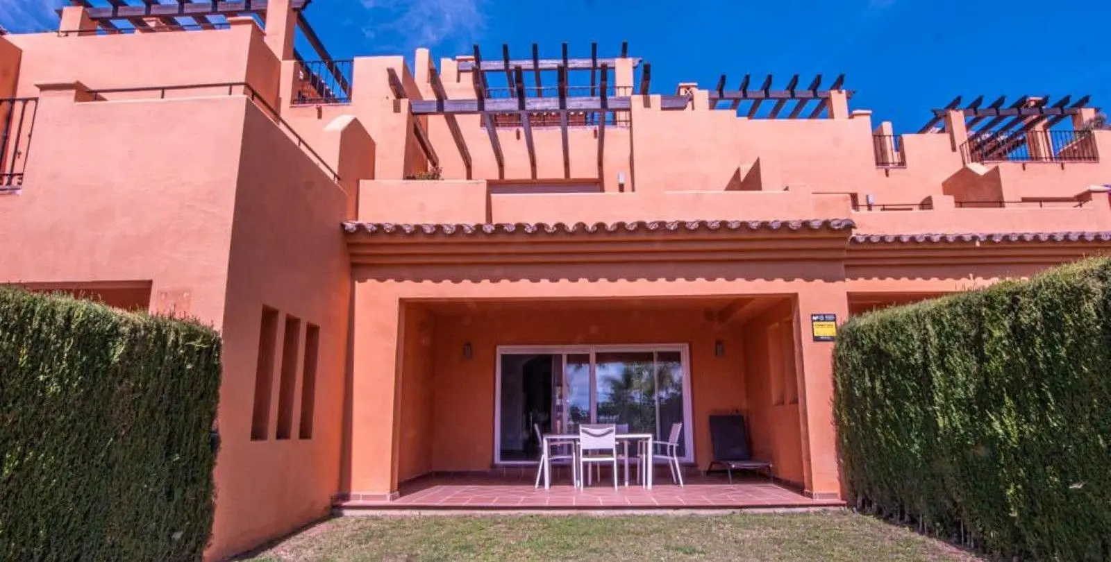 Venta de casa pareada en El Paraiso 1