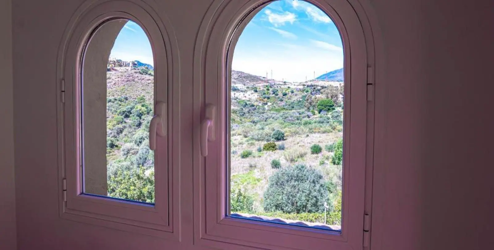 Venta de casa pareada en El Paraiso 3