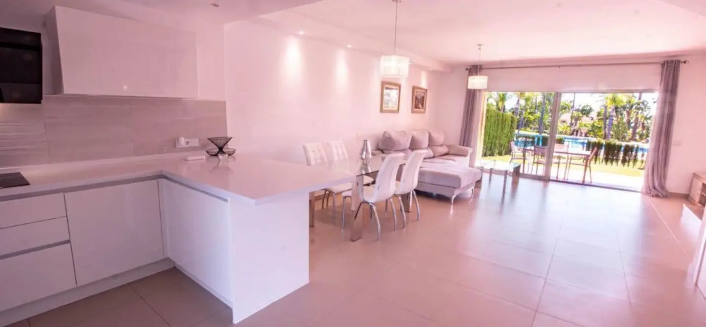 Venta de casa pareada en El Paraiso 4