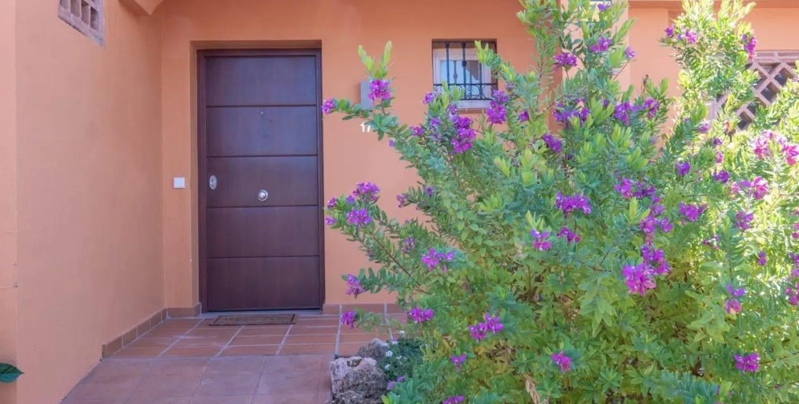 Venta de casa pareada en El Paraiso 6