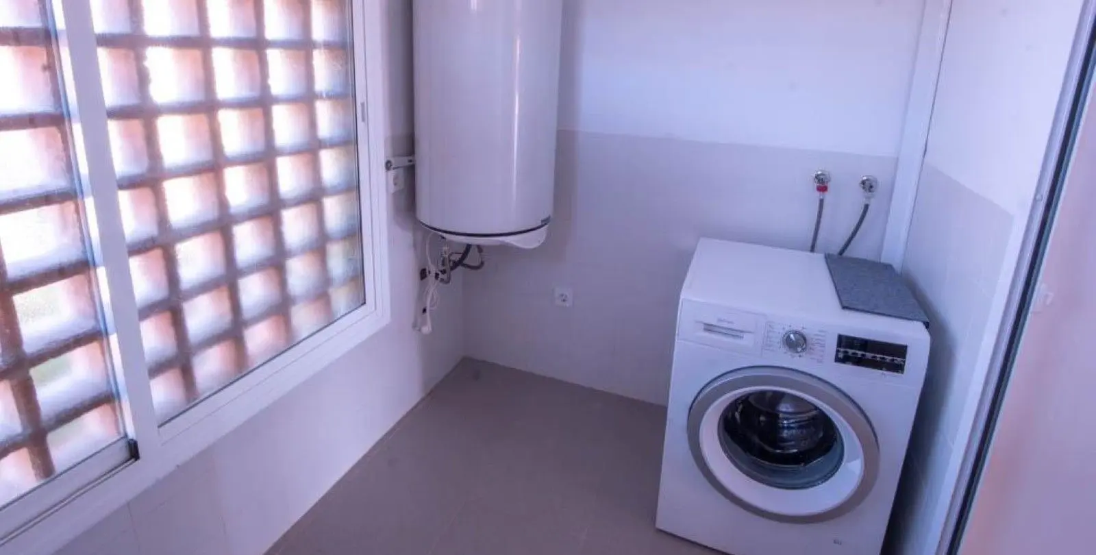 Venta de casa pareada en El Paraiso 11