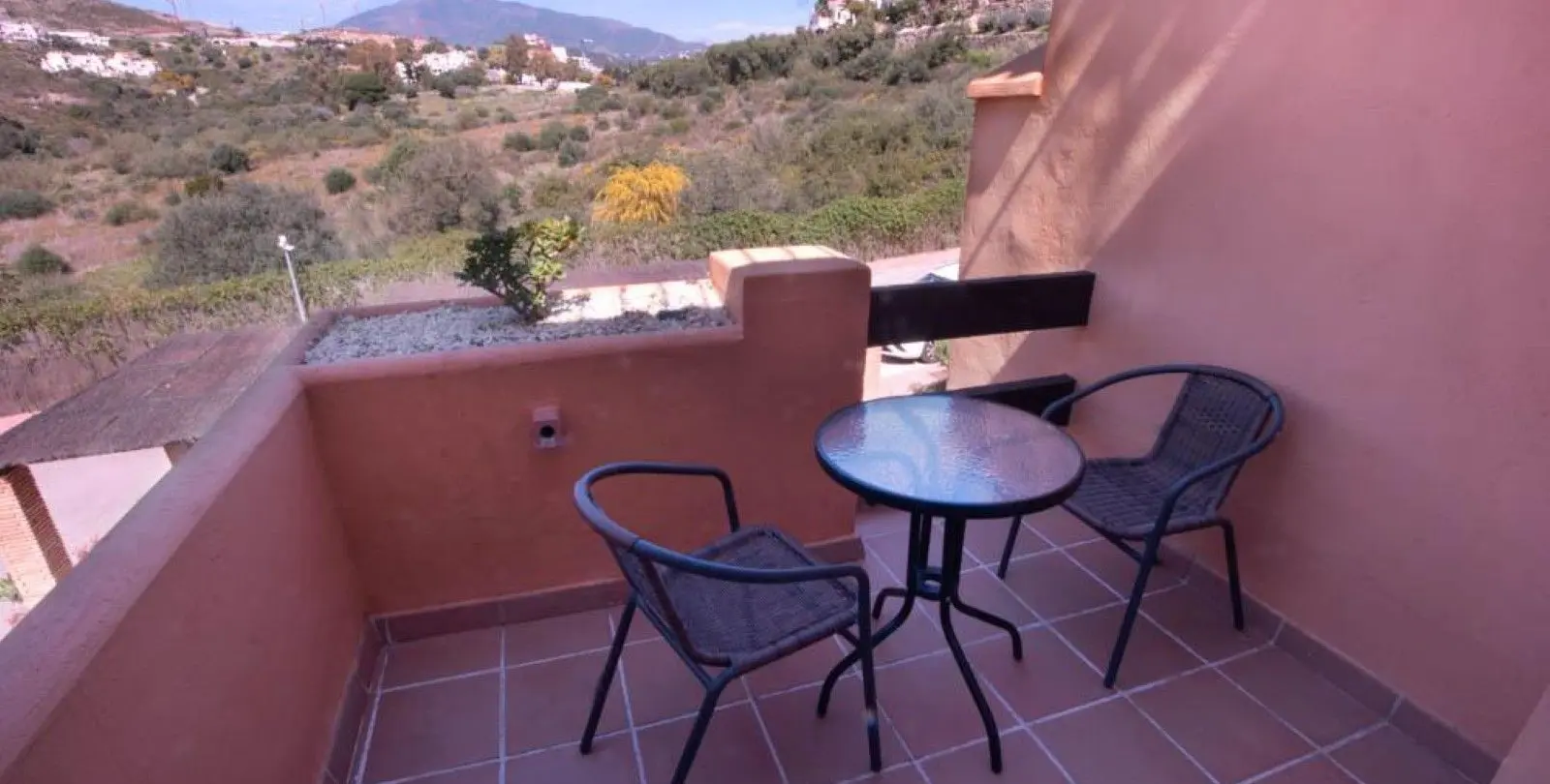 Venta de casa pareada en El Paraiso 16