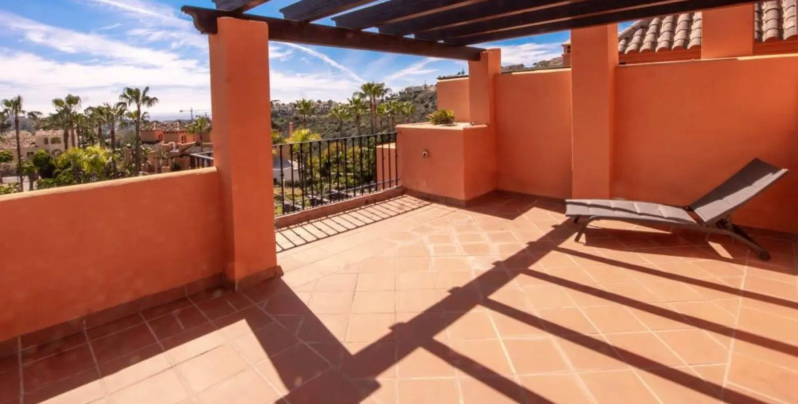 Venta de casa pareada en El Paraiso 18