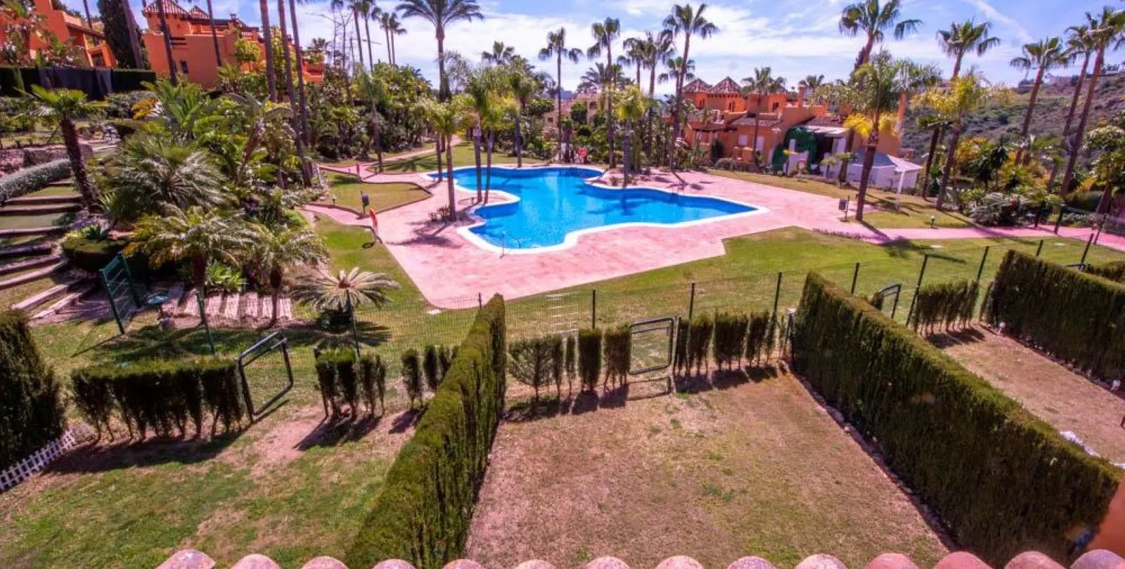 Venta de casa pareada en El Paraiso 19