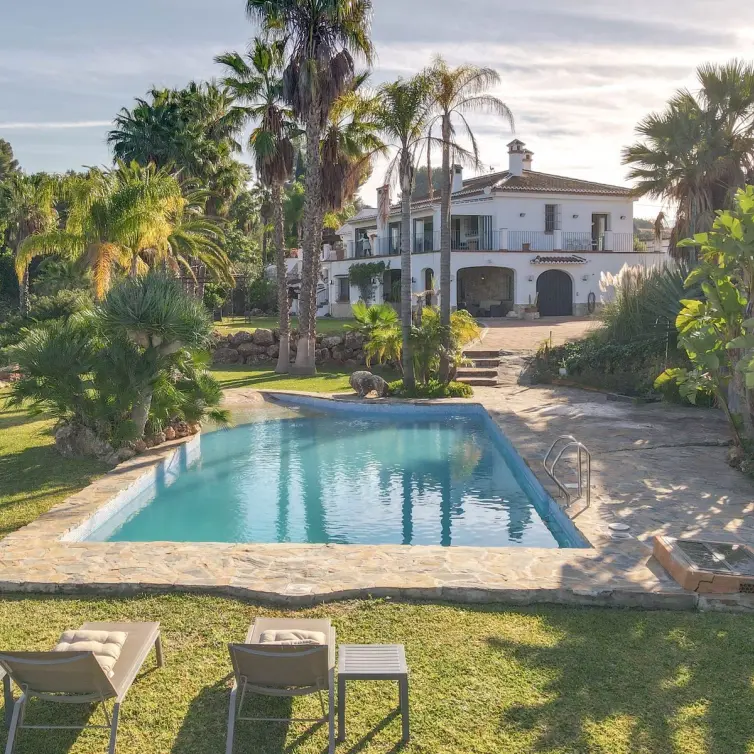 Venta de villa independiente en Alhaurín el Grande