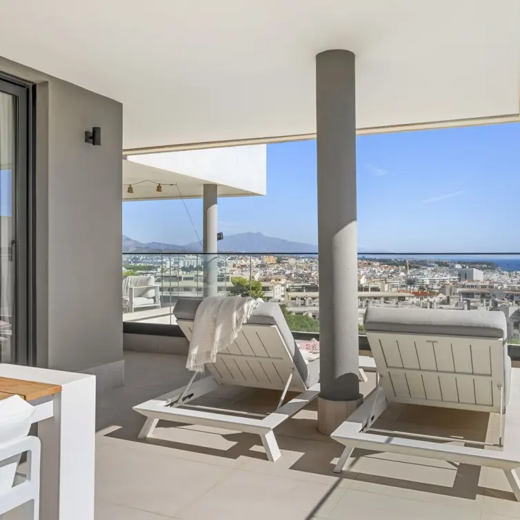 Venta de apartamento en planta media en Estepona