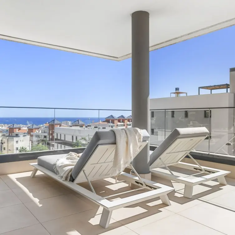 Venta de apartamento en planta media en Estepona
