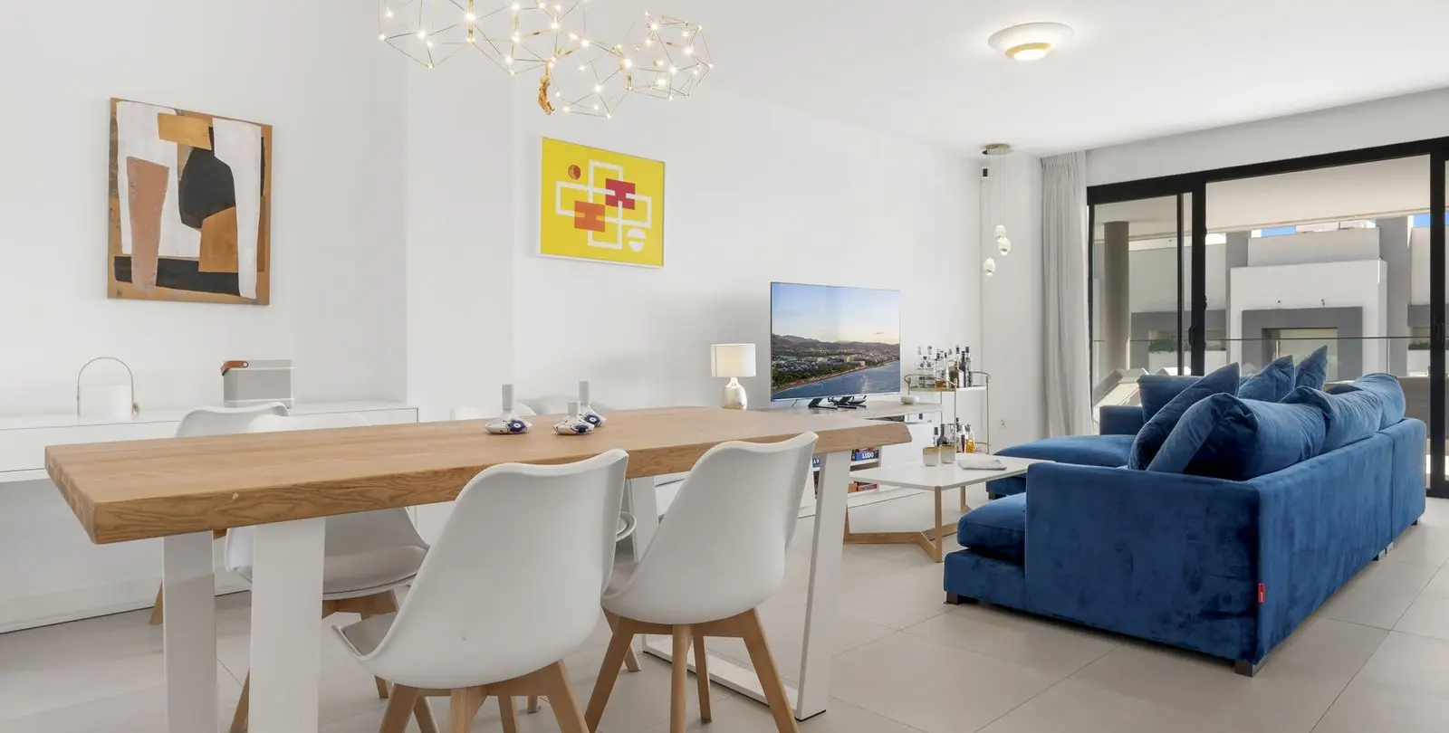 Venta de apartamento en planta media en Estepona 7