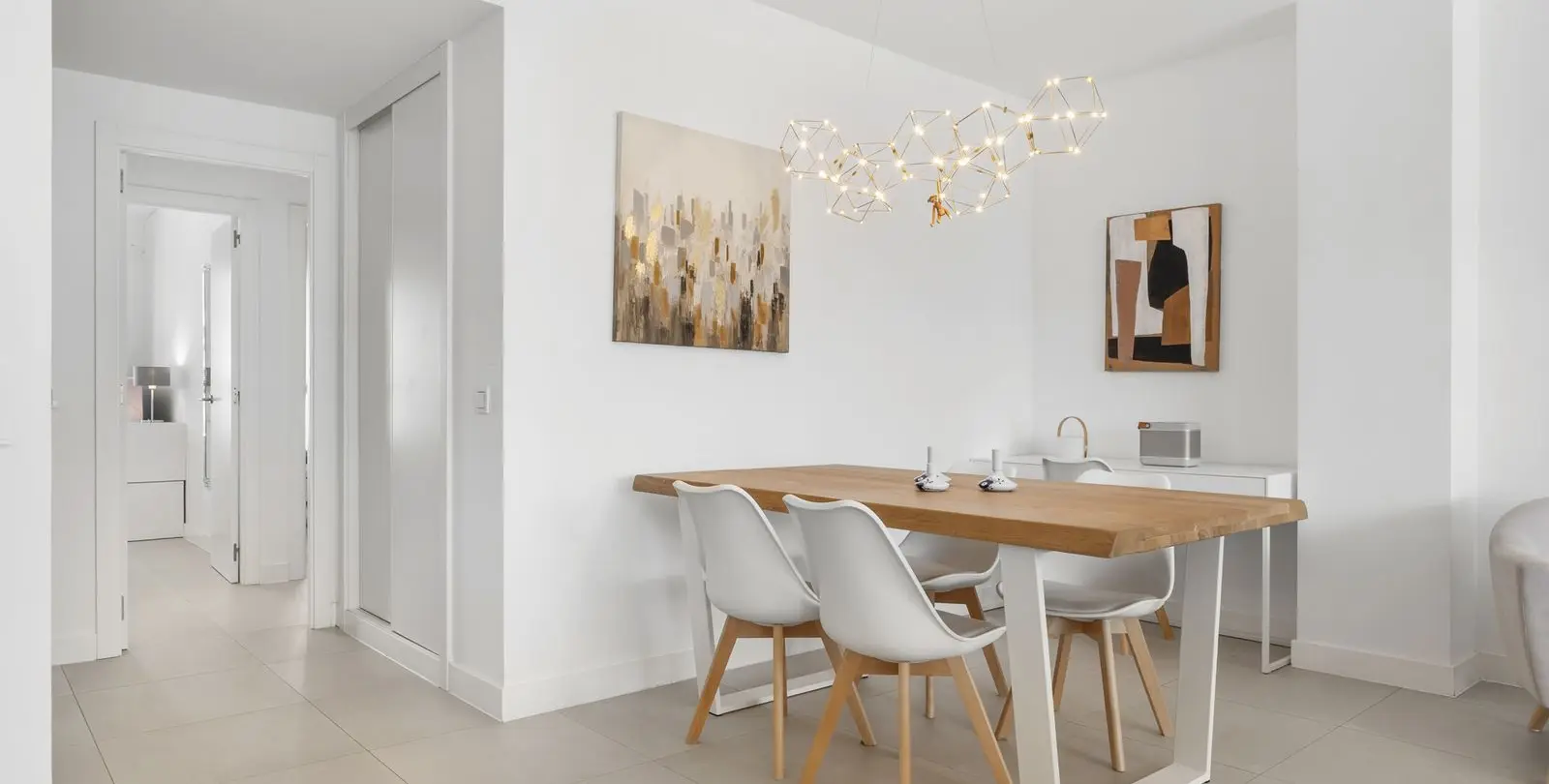 Venta de apartamento en planta media en Estepona 13