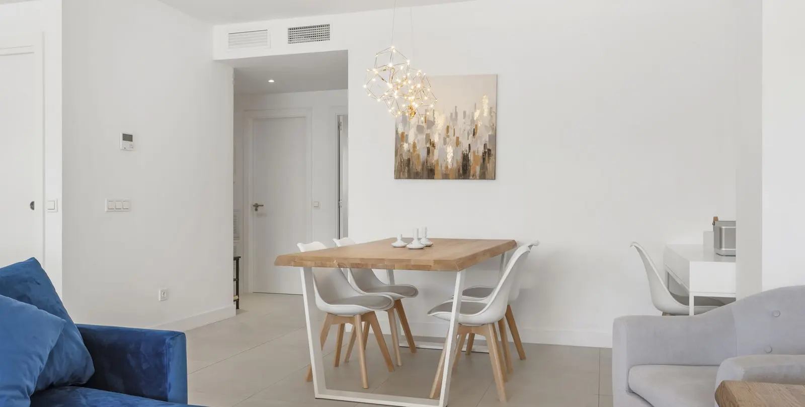 Venta de apartamento en planta media en Estepona 14