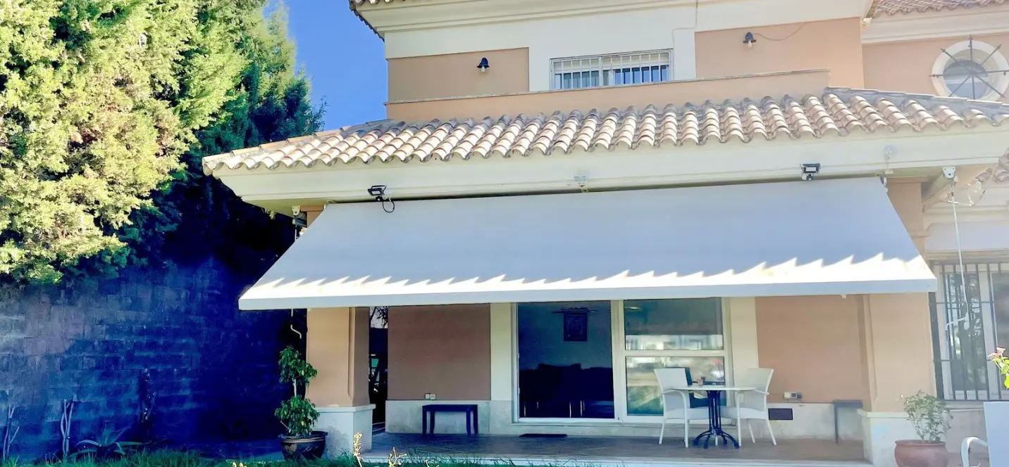 Venta de casa pareada en Marbella 0