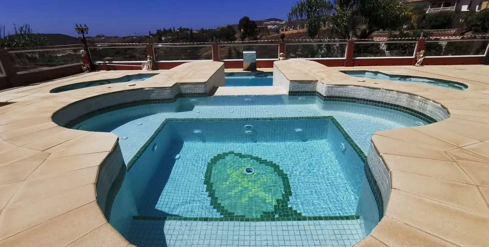 Venta de finca - cortijo en La Cala de Mijas 2