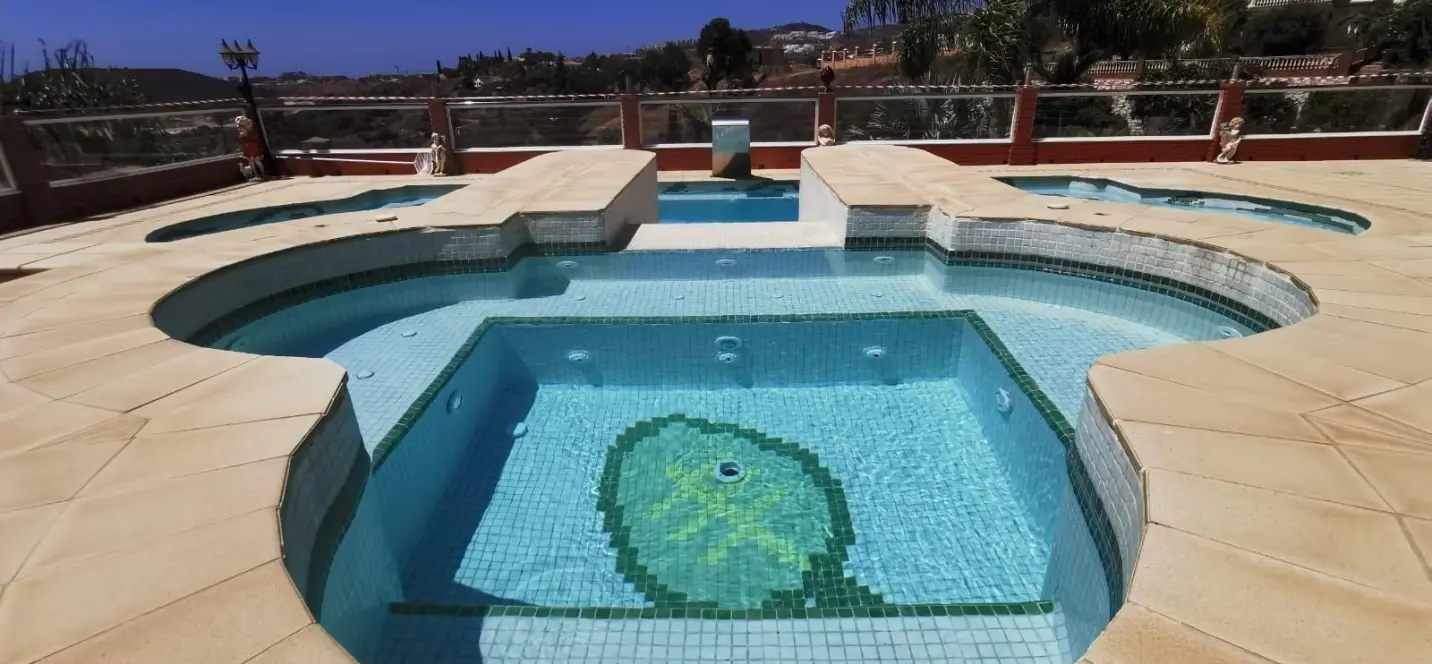 Venta de finca - cortijo en La Cala de Mijas 1